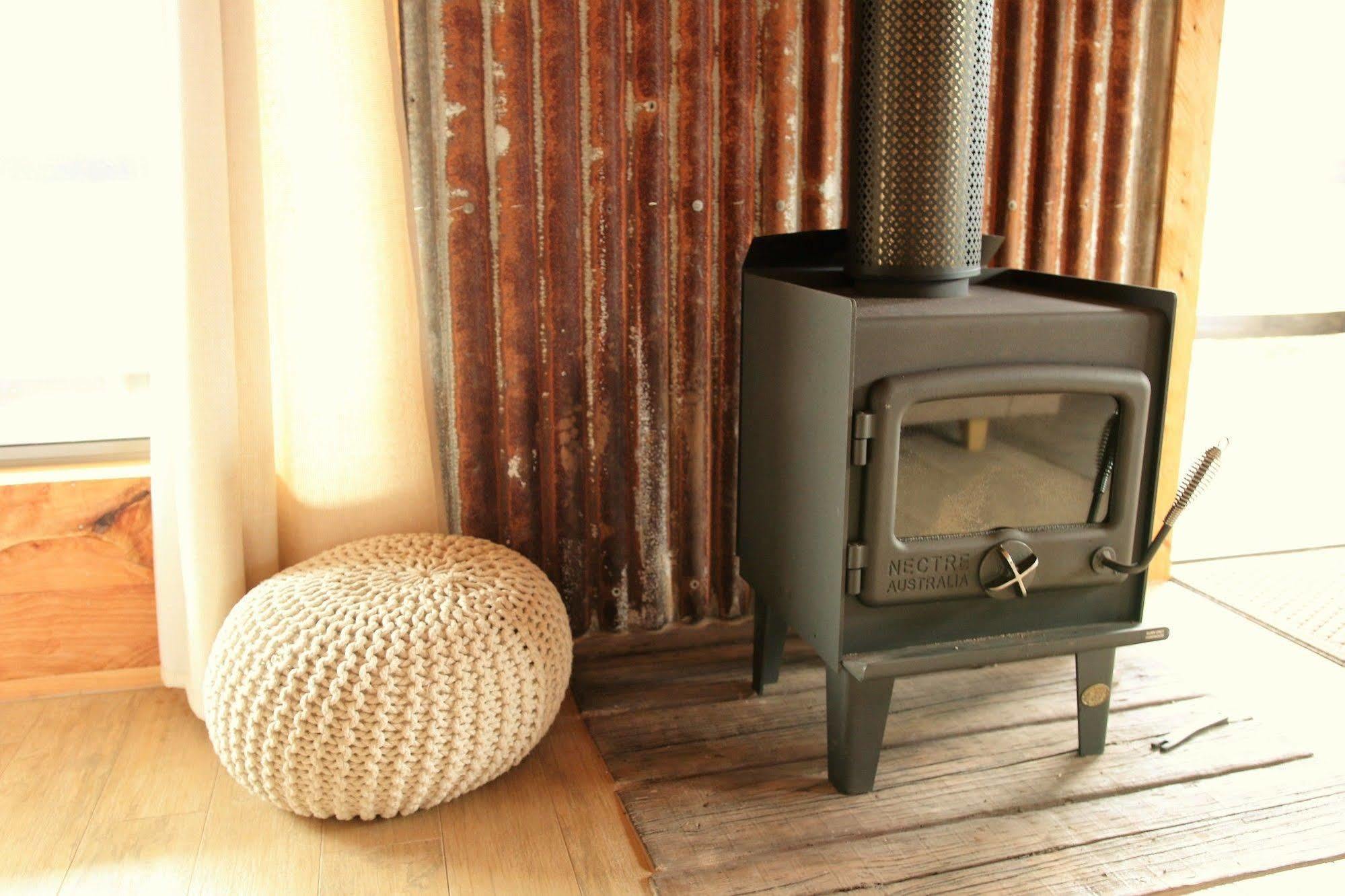 Rustic Hut Bush Retreat Bed & Breakfast Penguin Ngoại thất bức ảnh
